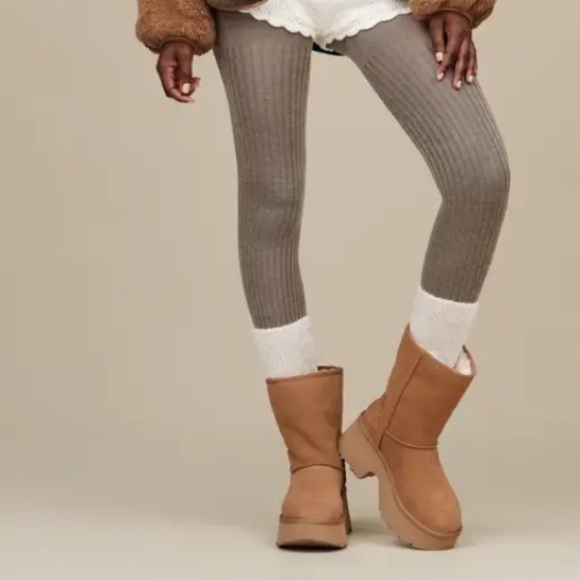 UGG Classic Short New Heights - Picture 5 of 9